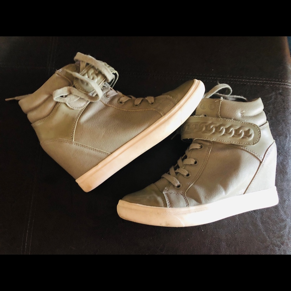 Aldo Fashion Gray High Top Platform Wedge SZ 8